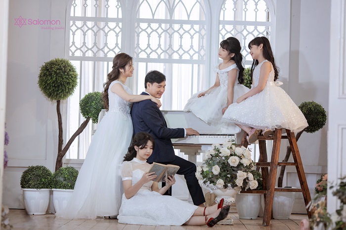 cach-tao-dang-chup-anh-gia-dinh-5-nguoi 08 1