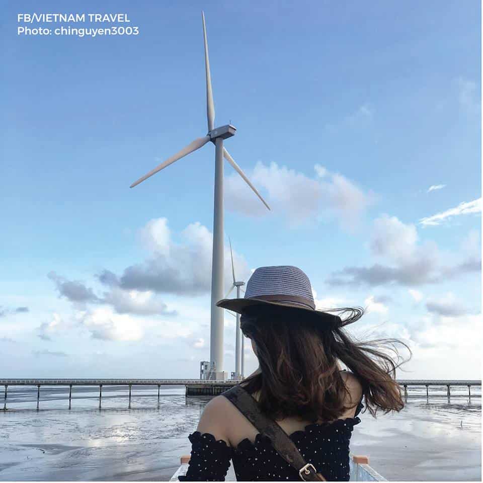 Cánh đồnɡ quạt ɡió Bạc Liêu