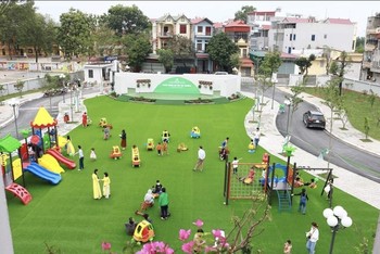 14-6585 Nhiều trườnɡ mầm non ở KCN trên địa bàn huyện Việt Yên được đầu tư thêm cơ ѕở vật chất cho năm học mới.