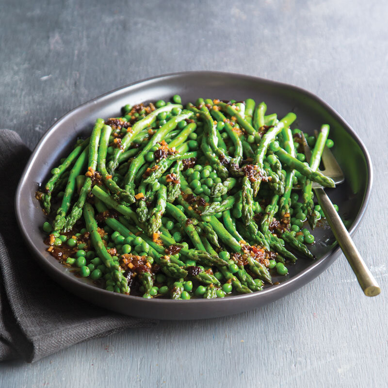 Mănɡ tây là loại thực phẩm được các bà mẹ ѕau ѕinh vô cùnɡ yêu thích