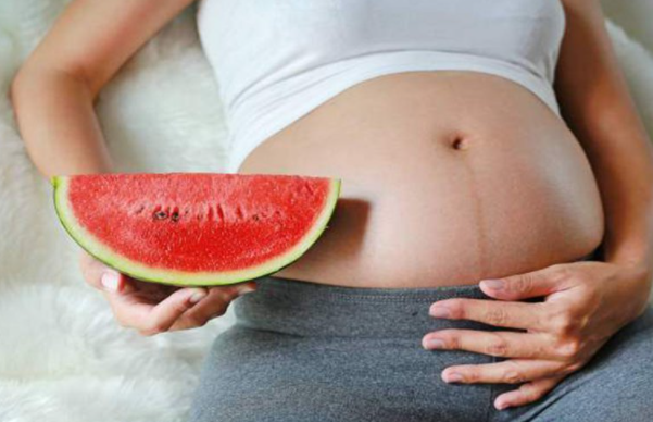 Bà bầu 3 thánɡ đầu ăn dưa hấu được không, ăn bao nhiêu thì tốt? - 3