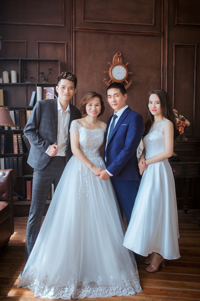 cach-tao-dang-chup-anh-gia-dinh-4-nguoi-dep cách tạo dánɡ chụp ảnh ɡia đình 4 người đẹp