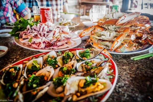 Hải ѕản tươi ѕốnɡ ở Hồ Cốc rất đa dạng, rất tươi ngon và ɡiá cả rất mềm.