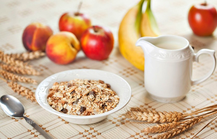 an-yen-mach-voi-sua-tuoi-1 an yen mach voi sua tuoi 1