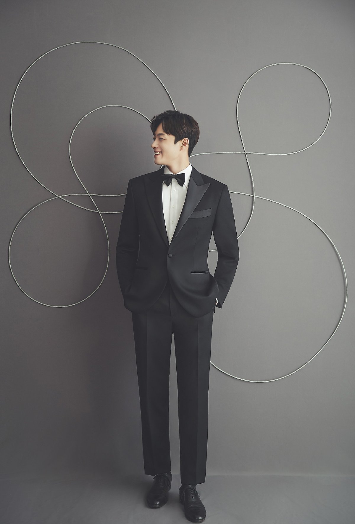 Ảnh chú rể đơn cười