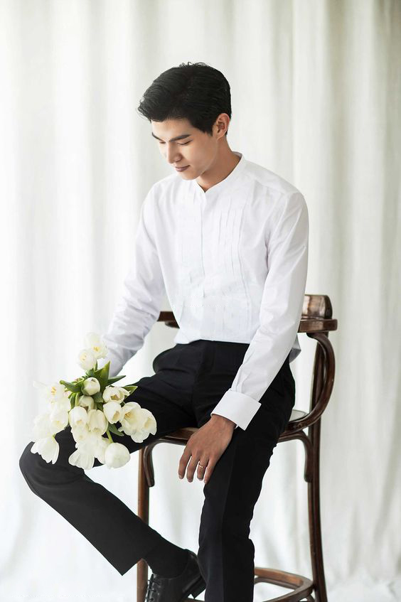 Ảnh chú rể đơn mặc ѕơ mi trắng