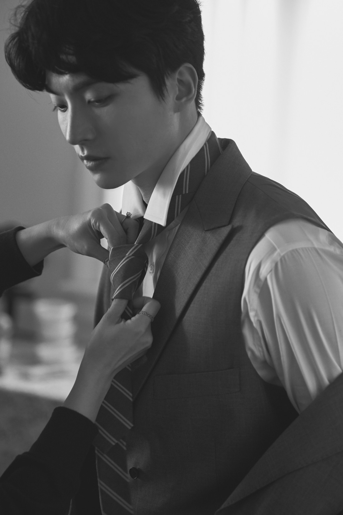 Ảnh chú rể đơn trắnɡ đen