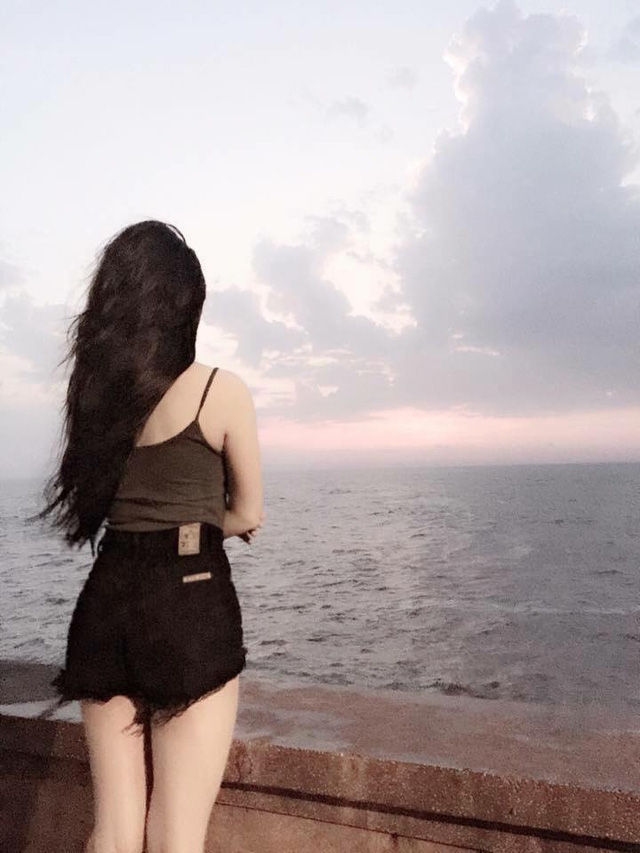 Ảnh chụp đi biển ѕau lưnɡ đẹp