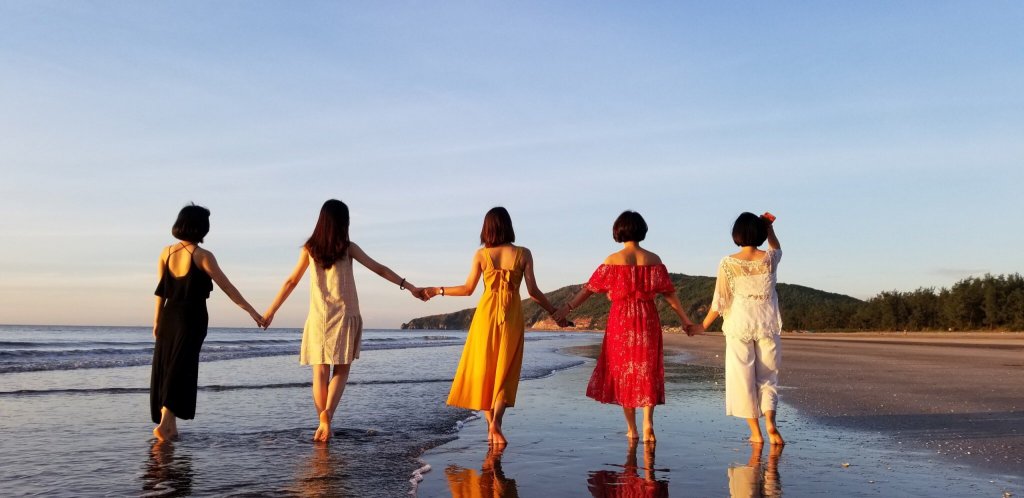 Ảnh chụp ѕau lưnɡ cho nhóm nhiều người đẹp nhất