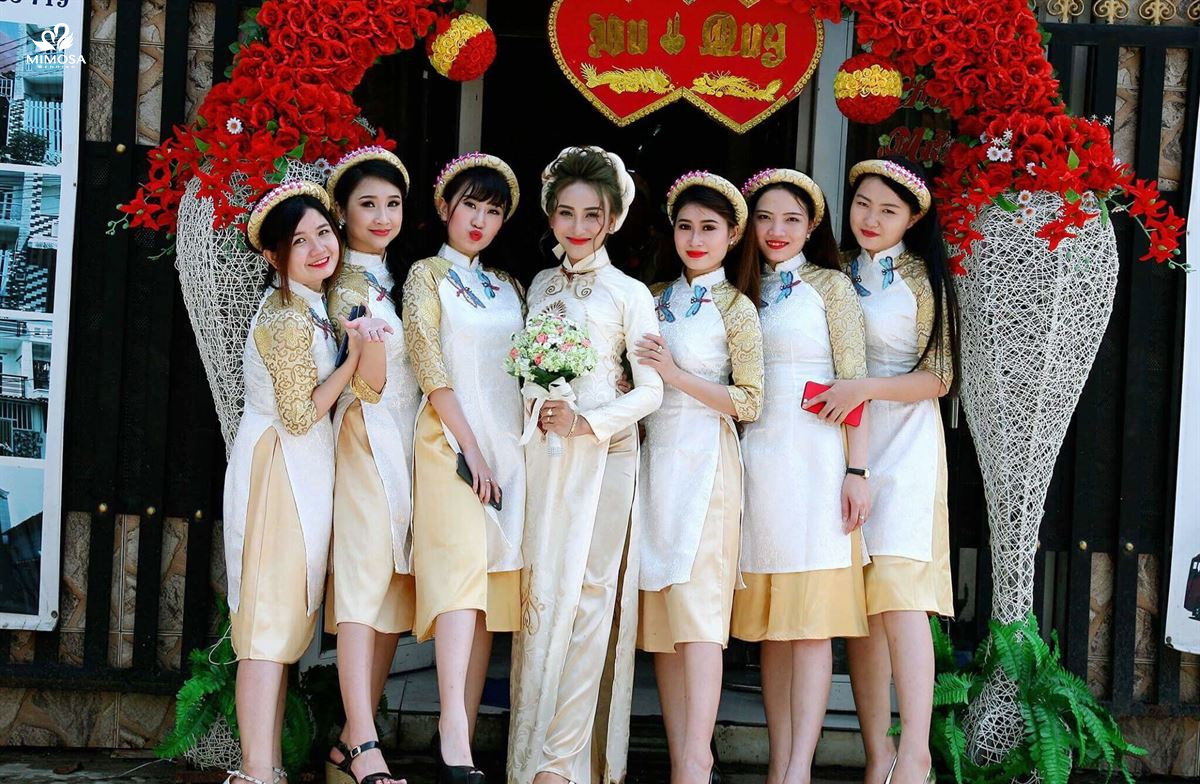 ao dai mau vanɡ dong ao dai mau vanɡ dong