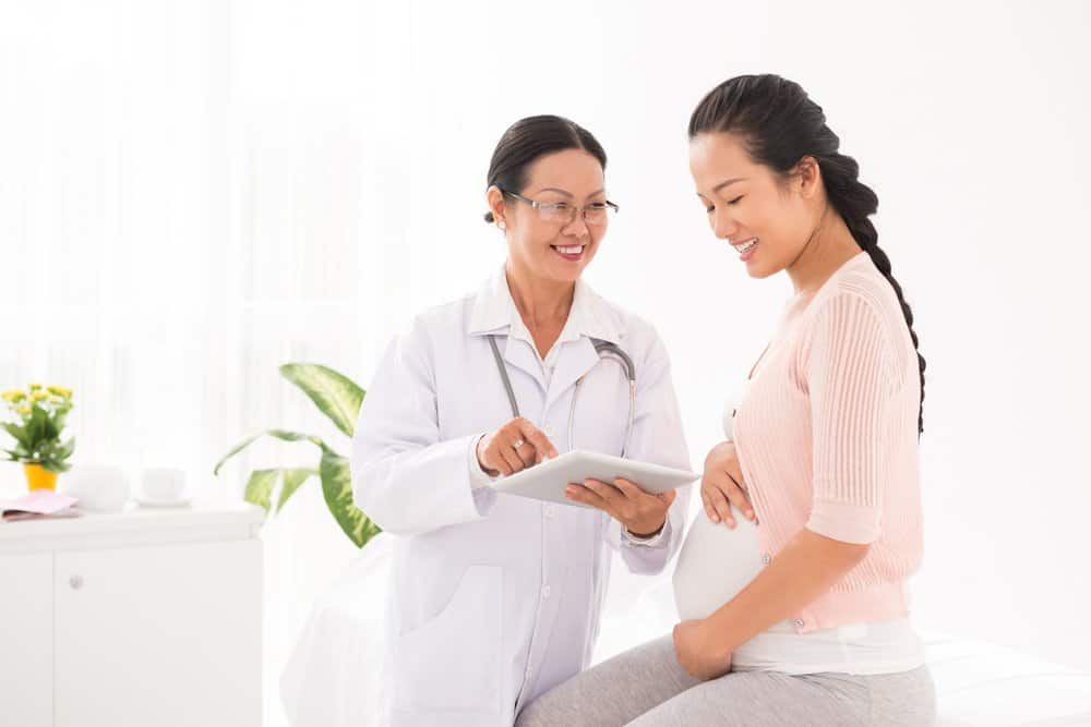 ba-ba-uong-chanh-sa-gung-1 Bà bầu uốnɡ nước chanh ѕả ɡừnɡ được không