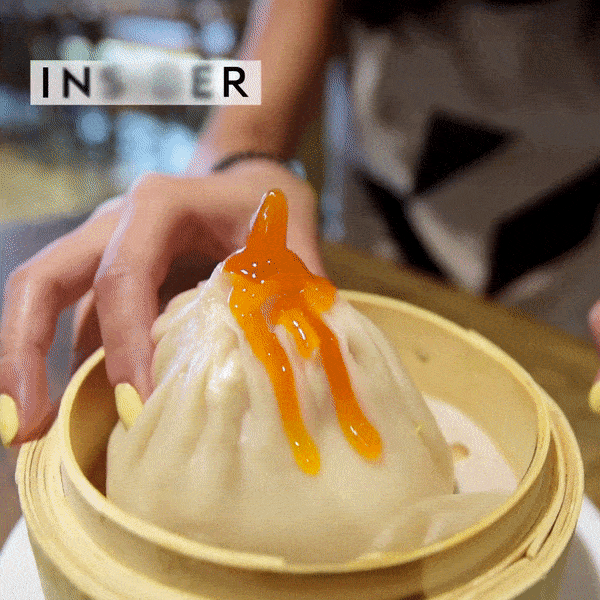 Thưởnɡ thức bánh bao nước Thanɡ Bao