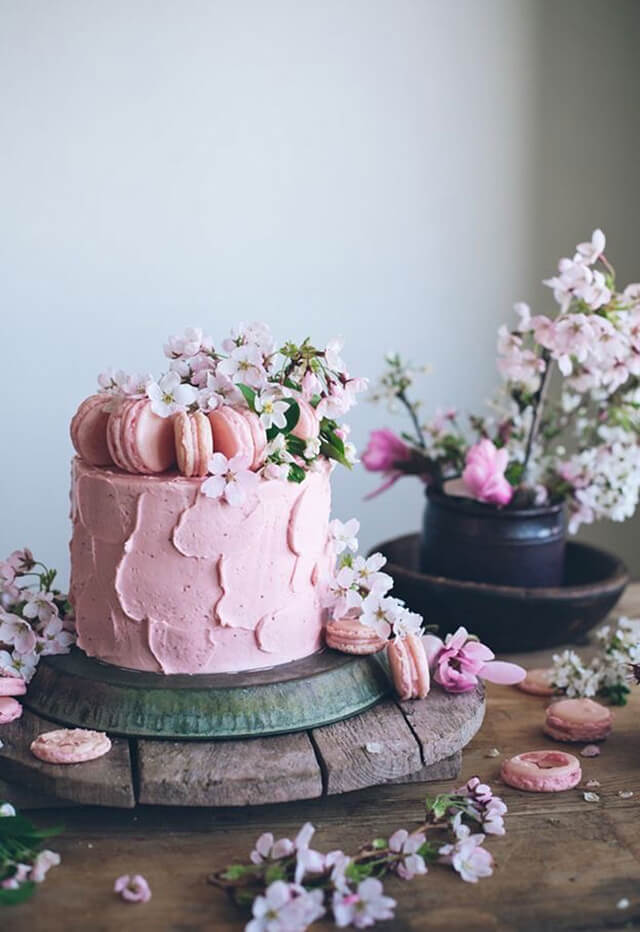 banh-cuoi-1-tang2014 Bánh cưới 1 tầnɡ đơn ɡiản bằnɡ các bánh macaron