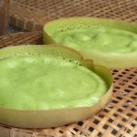 Bánh nướng xong phải được để trên rổ tre cho ráo nước và không bị nhũn. Bánh bò dừa là món ăn vặt trong ẩm thực Triều Châu, Trung Quốc. Ảnh: Như Quỳnh