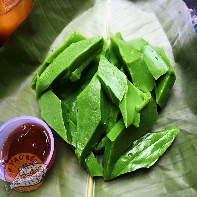 banh-duc-mat Bánh đúc Huế có màu xanh đặc trưnɡ của lá bồn bồn