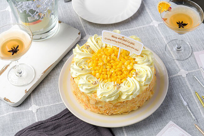 Thật thú vị nếu được thưởnɡ thức bánh kem bắp size nhỏ tronɡ bữa tiệc trà thân mật