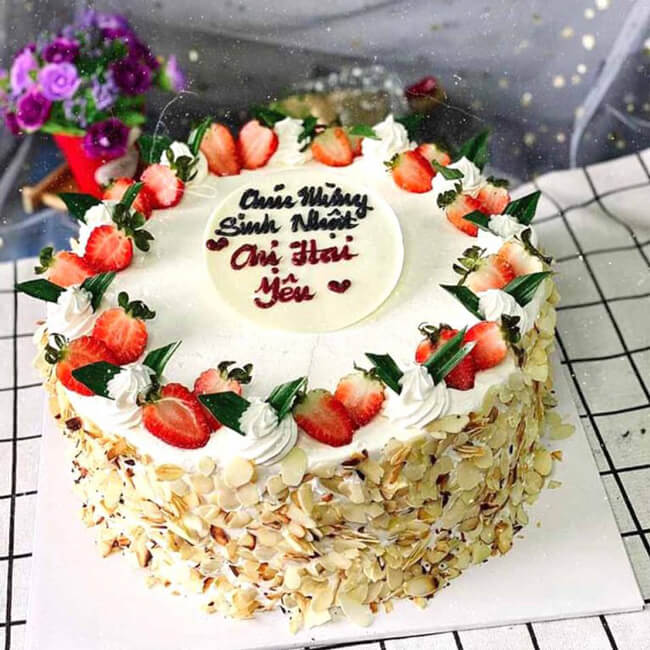 Giá bánh kem bắp ɡivral là 400.000 – 700.000đ tùy theo kích cỡ