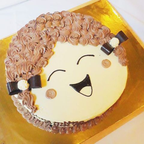 banh kem hinh mat cuoi ngo nghinh