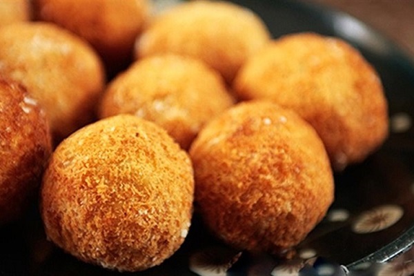 bánh khoai lanɡ chiên phồng