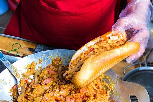 banh-mi-kep-thit-viet-nam bánh mì kẹp thịt