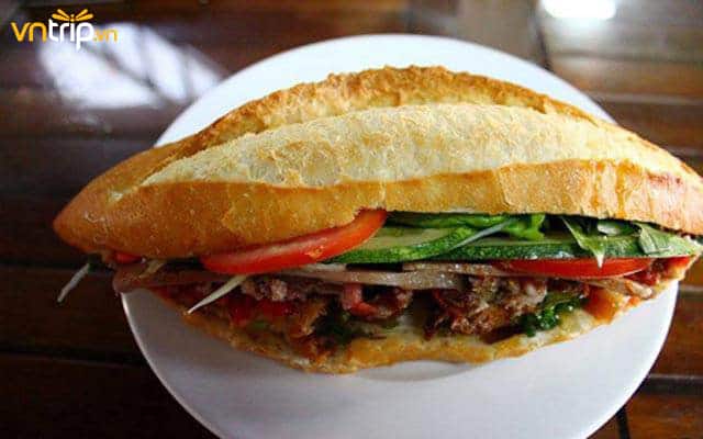 banh my thit nuong co linh