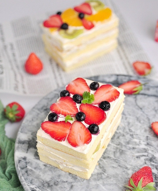 banh-sinh-nhat-trai-cay-16-banhkem3601 Chiếc bánh kem trái cây xinh đã hoàn thành !!