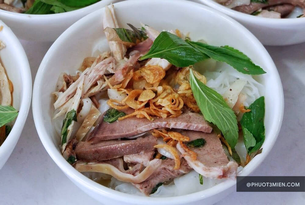 banh-uot-long-ga-hang-2 banh-uot-long-ga-hang-1