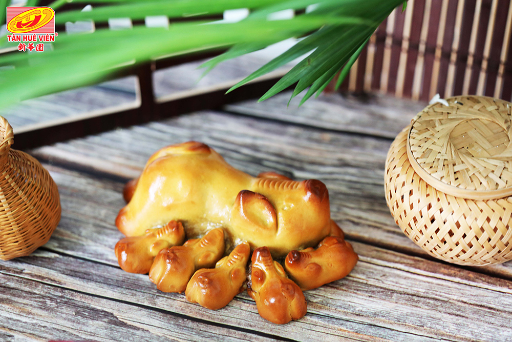 banh20trung20thu20heo20bay20320resize banh20trung20thu20heo20bay20320resize