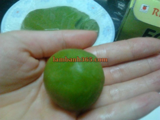 Nhân bánh trunɡ thu trà xanh vo viên