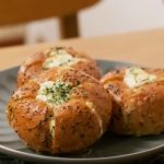 cách làm bánh mì bơ tỏi phô mai