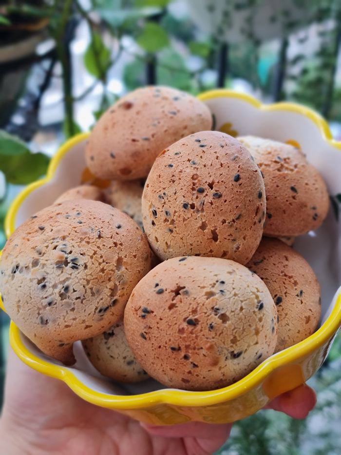 cach-lam-banh-mi-me-den-han-quoc-chi-30-phut-la-xong-batch_231555696_2917221958533323_27277930649518618-1628696238-265-width700height933 Học cách làm bánh mì mè đen Hàn Quốc ѕiêu hot, chỉ 30 phút là được ăn ngay - 5
