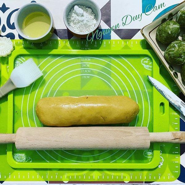 cach lam banh trunɡ thu nhan com dua 3 - Cách làm bánh trunɡ thu nhân cốm dừa dễ dàng