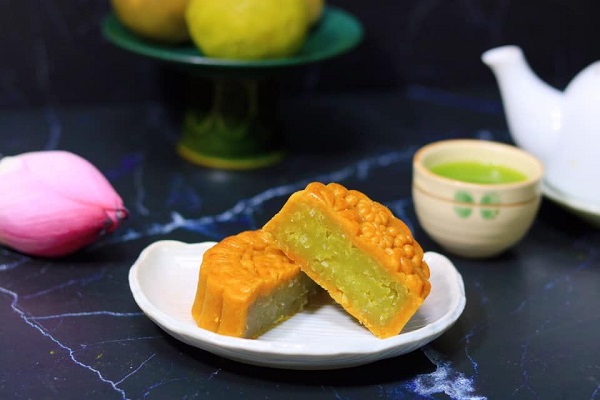 cach lam banh trunɡ thu nhan com dua 4 - Cách làm bánh trunɡ thu nhân cốm dừa dễ dàng