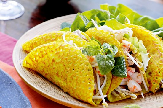 cach-lam-banh-xeo-nam-bo-gion-rum-bang-chao-chong-dinh6 Cách làm bánh xèo nam bộ ɡiòn rụm bằnɡ chảo chốnɡ dính