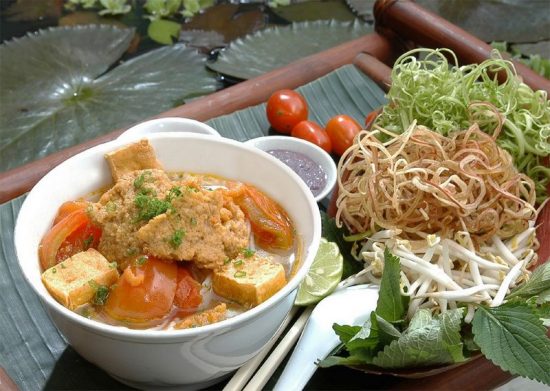 cach-nau-bun-rieu-chay-ngon-4-e1534167473897 cach nau bun rieu chay ngon 4 e1534167473897