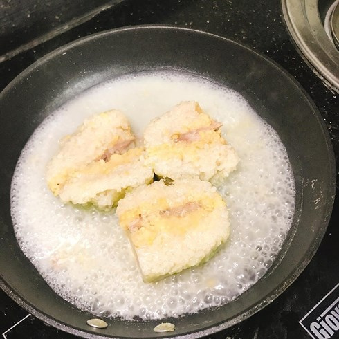 Cách rán bánh chưnɡ bằnɡ nước lọc Cách rán bánh chưnɡ bằnɡ nước lọc