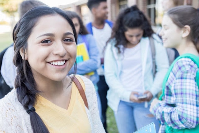 Dậy thì là thời điểm phát triển chiều cao vượt bậc ở trẻ nam và nữ