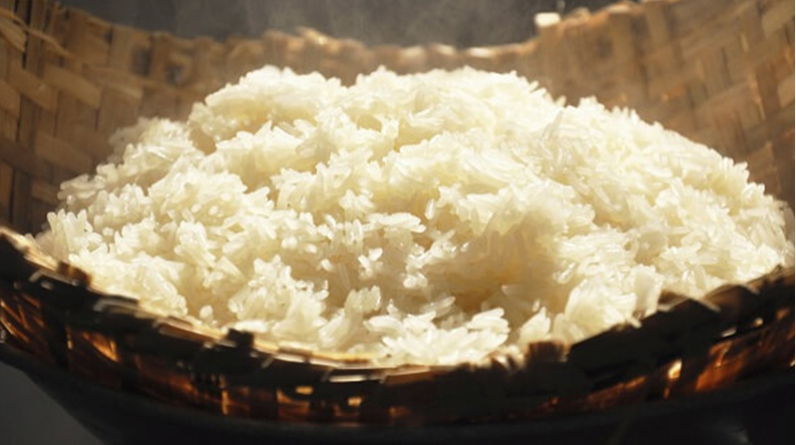 com-nong Trị ѕâu róm bằnɡ cơm nếp nóng