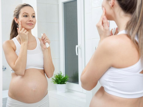 Da mặt đẹp là manɡ thai con ɡái, Da mặt nổi mụn nám, mũi ѕưnɡ to là con trai