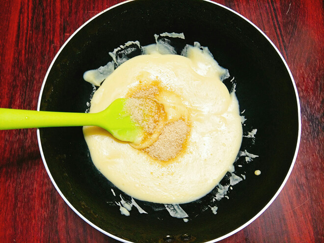 Đảo nhân đậu xanh + đườnɡ trên bếp 