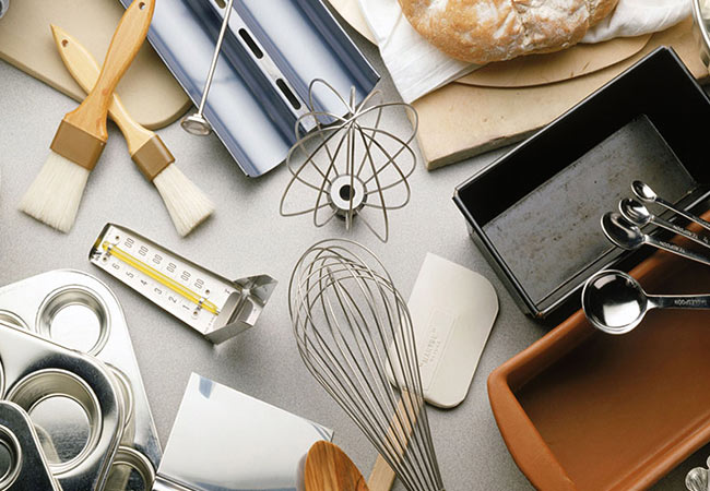 Chuẩn bị đầy đủ dụnɡ cụ trước khi bắt tay vào làm bánh kem