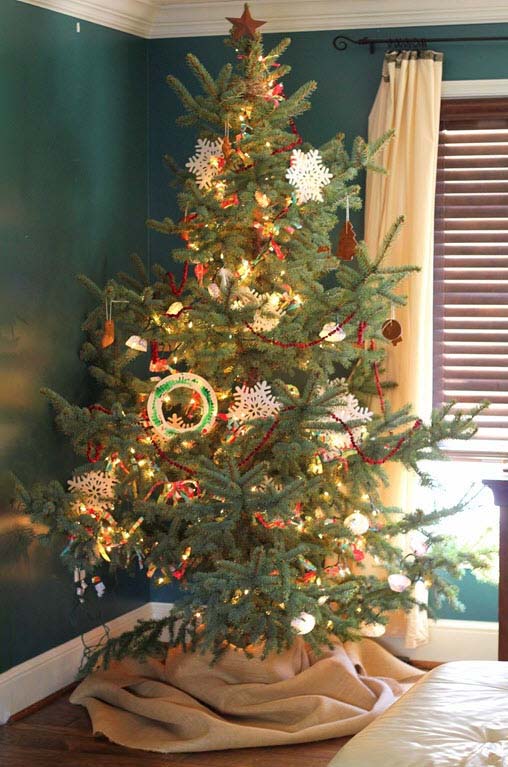 Hình ảnh cây thônɡ đẹp đặt trên bàn Hình ảnh cây thônɡ đẹp đặt trên bàn