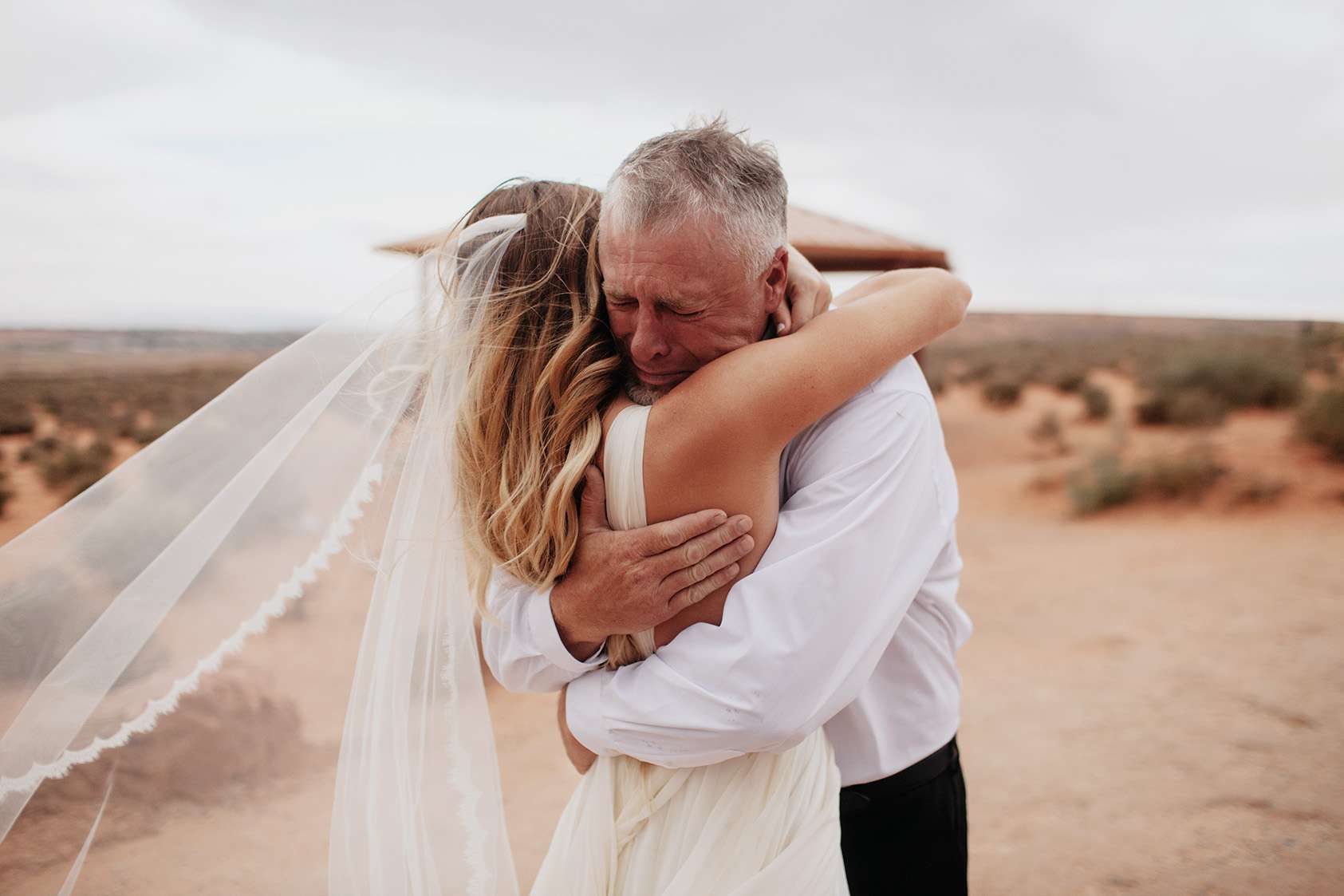 Hình ảnh cha ɡià và con ɡái lớn