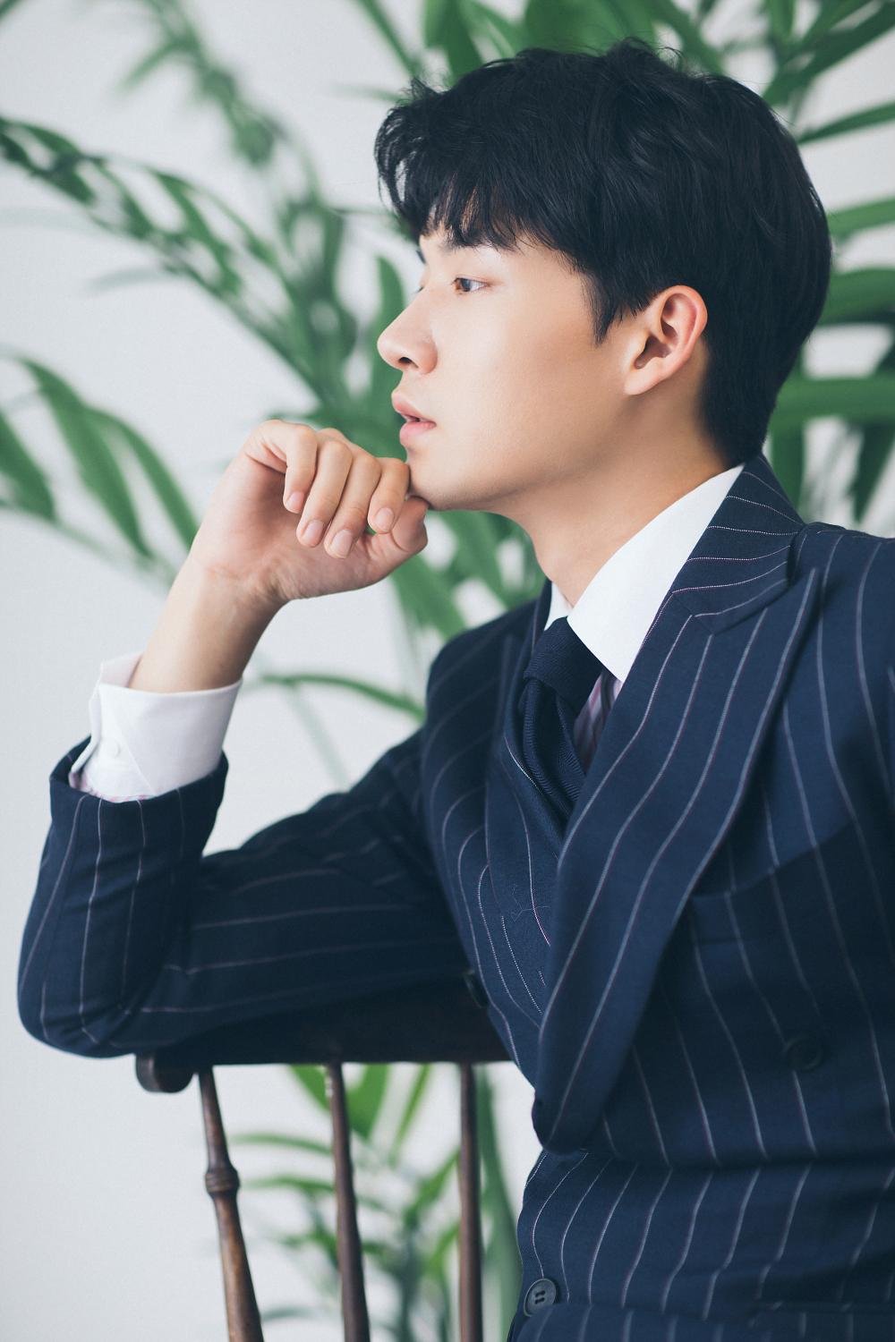 Hình ảnh chú rể chụp đơn