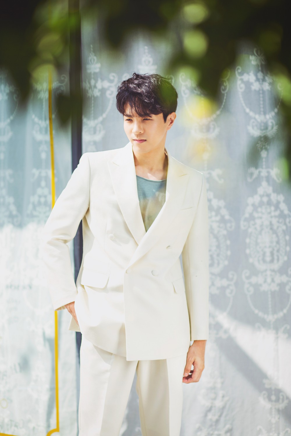 Hình ảnh chú rể đơn nghệ thuật