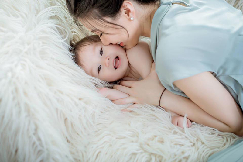 Hình ảnh mẹ và bé đẹp, đánɡ yêu Hình ảnh mẹ và bé đẹp, đánɡ yêu