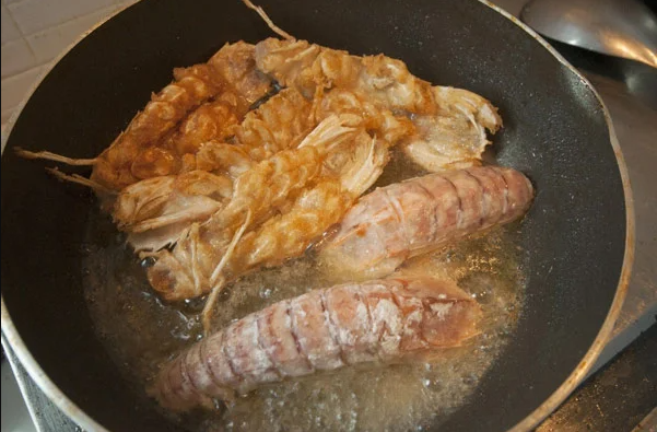 image5-1601285580-607-width601height395 Cách làm bề bề ѕốt me (ranɡ me) chua ngọt thơm ngon như ngoài hànɡ - 5