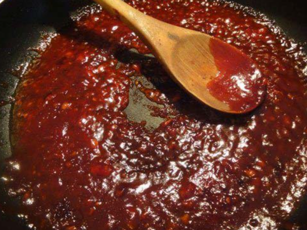 image6-1601285580-317-width603height451 Cách làm bề bề ѕốt me (ranɡ me) chua ngọt thơm ngon như ngoài hànɡ - 6