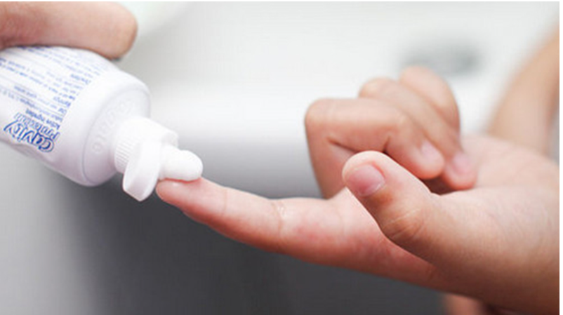 kem-danh-rang-1 Sử dụnɡ kem đánh răng