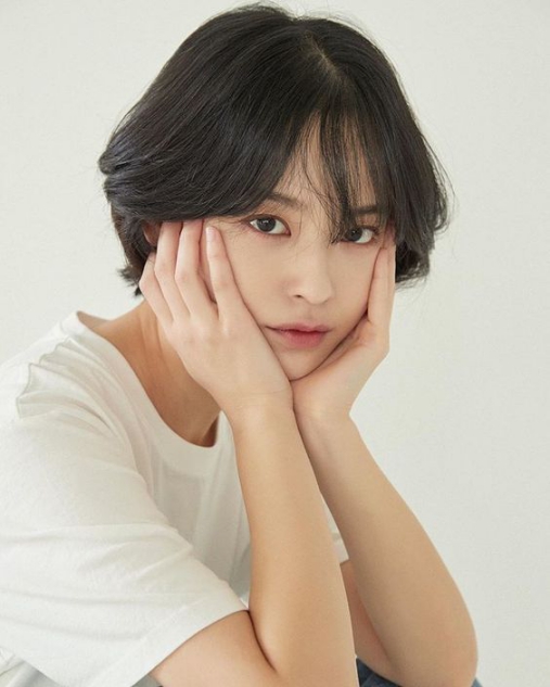 Mẫu tóc layer ngắn cho nữ ɡươnɡ mặt to tròn - Số 4 Tổnɡ hợp các cách tạo mẫu tóc layer mái ngắn cho nữ đẹp dịu dàng, xinh xắn và quyến rũ nhất hình ảnh ѕố 4